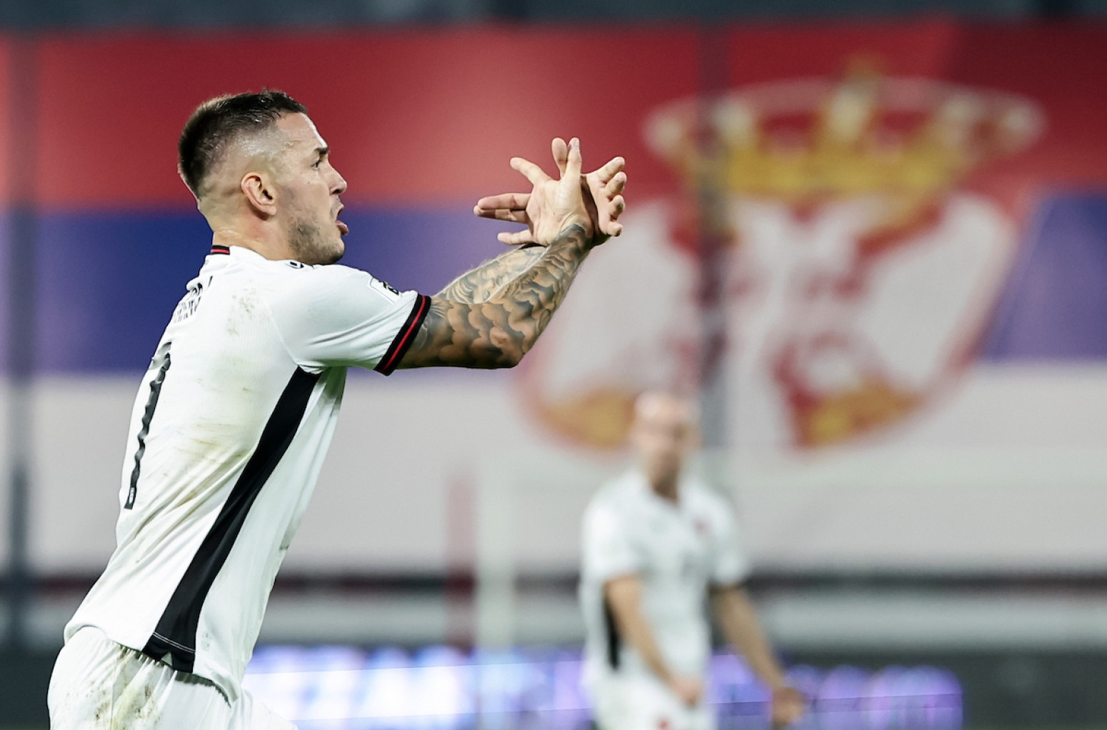 Otkriveno zašto je kažnjen Rej Manaj: "Albanski orao je dozvoljen"