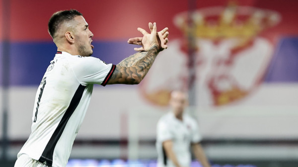 Otkriveno zašto je kažnjen Rej Manaj: "Albanski orao je dozvoljen"