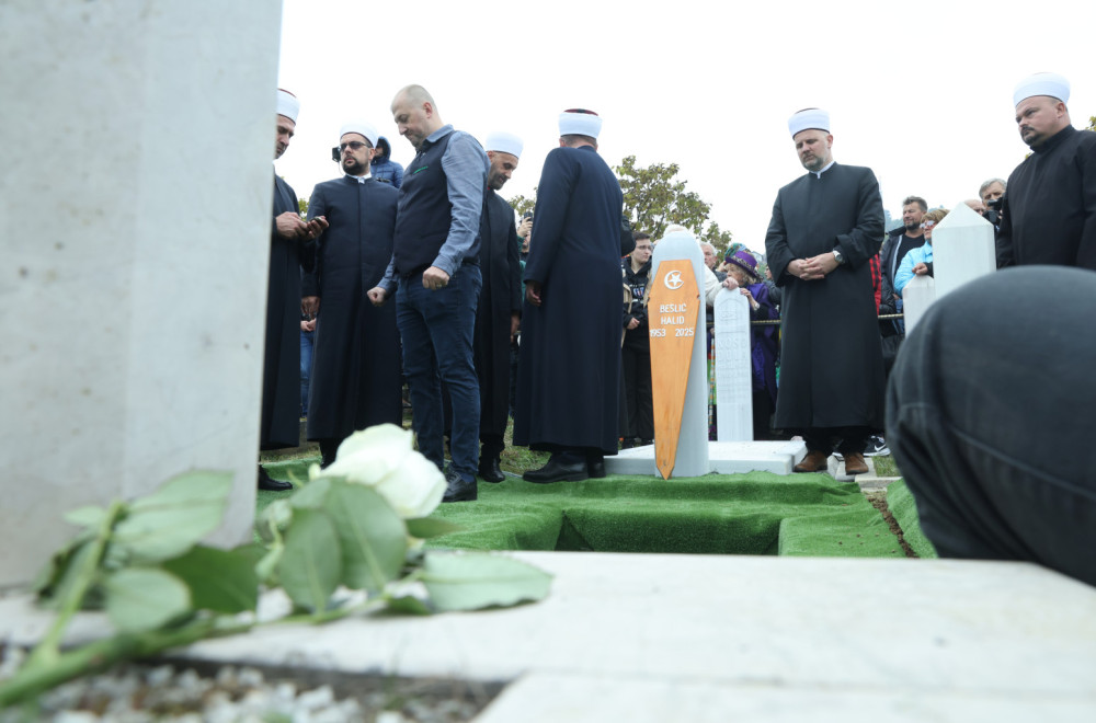 Hadžihafizbegović objavio fotografiju s Halidovog groba: "Ceo život je borba za jednu dobru dženazu" FOTO