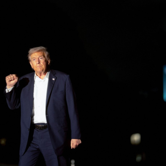 Trampova odluka blokirana, ponovo