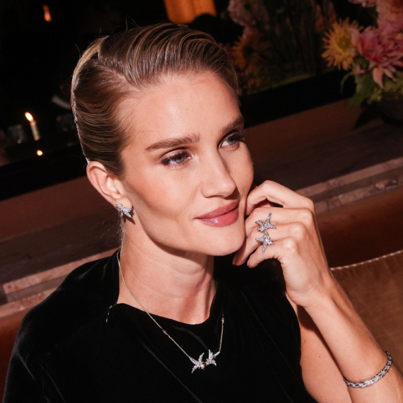 Ona nosi najlepši autfit ove sezone: Savršena inspiracija za hladnije dane FOTO