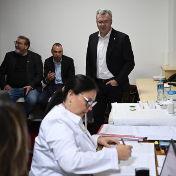 Narodni poslanici se vakcinisali protiv gripa; Svi primili Torlakovu vakcinu FOTO