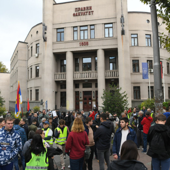 Profesor sa Pravnog poručio blokaderima: "Bili smo dobri kada je trebalo da se podrži protest, a sad..." VIDEO