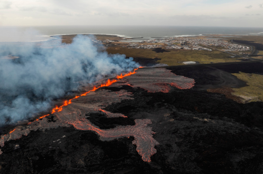 Treći put ove godine: Vulkan napravio haos, poremećeni letovi FOTO
