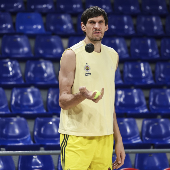 Bobi ne veruje Vembiju