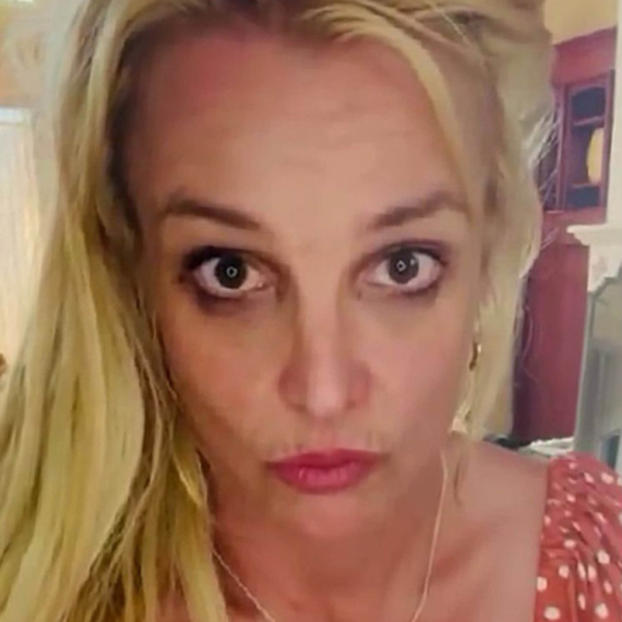 Britni Spirs umalo pregazila ženu na parkingu VIDEO