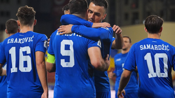 Slaba trojka: Anemična Srbija – "pljušte" kritike