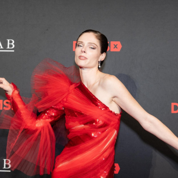 Uvek dramatična, ali nikad dosadna: Ona nije obična manekenka FOTO