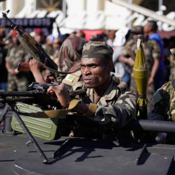 Izveden puč; Vojska preuzela vlast
