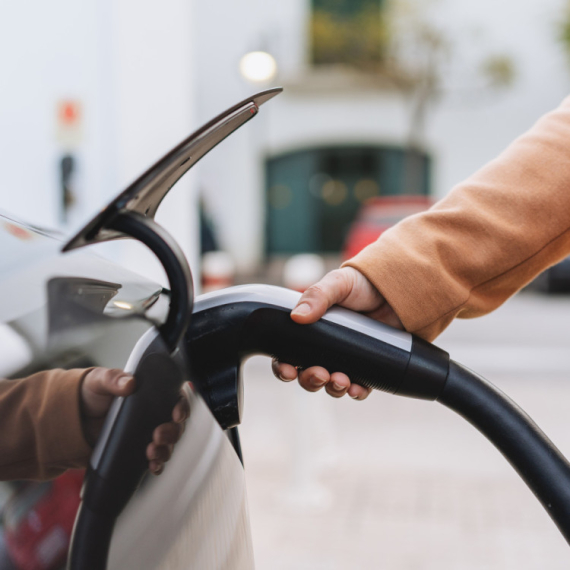 Tvrde da su uspeli – električni automobili puniće se za samo pet minuta