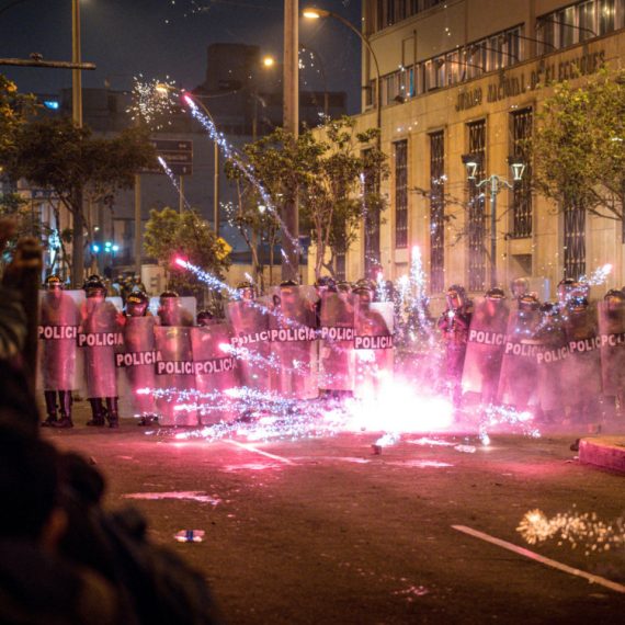 Haos na ulicama Lime: U masovnim protestima povređeno 55 policajaca; Kongres gori? VIDEO