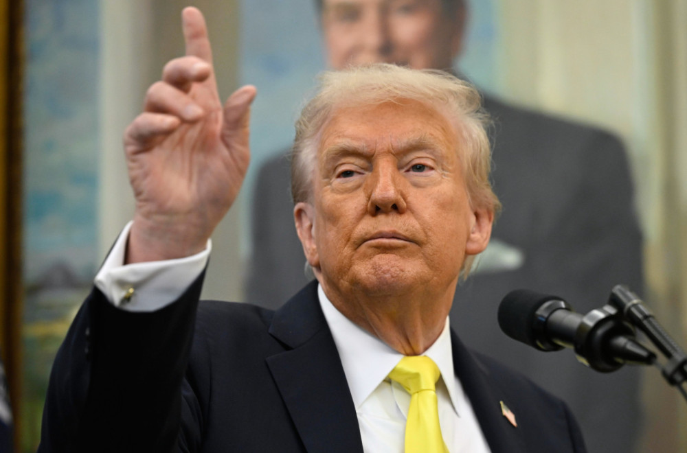 "Nije održivo. Prinudili su me": Tramp se povlači?