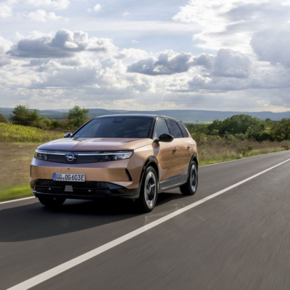 Unapređen električni Opel Grandland: Dobio domet od skoro 700 kilometara