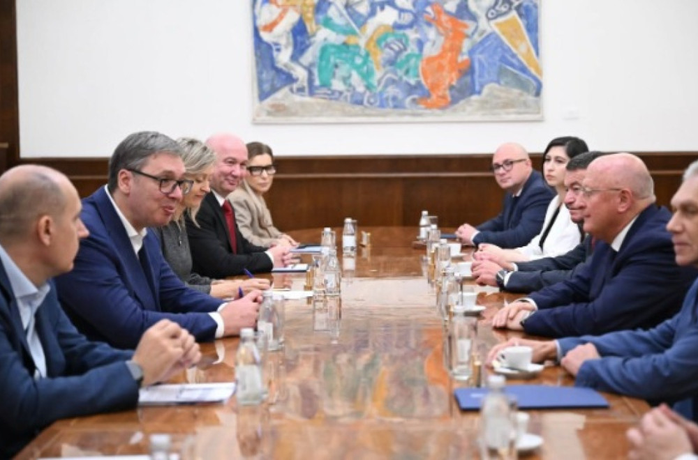 Vučić: Srbija zainteresovana za revolucionarne vakcine; Zdravlje građana je na prvom mestu FOTO