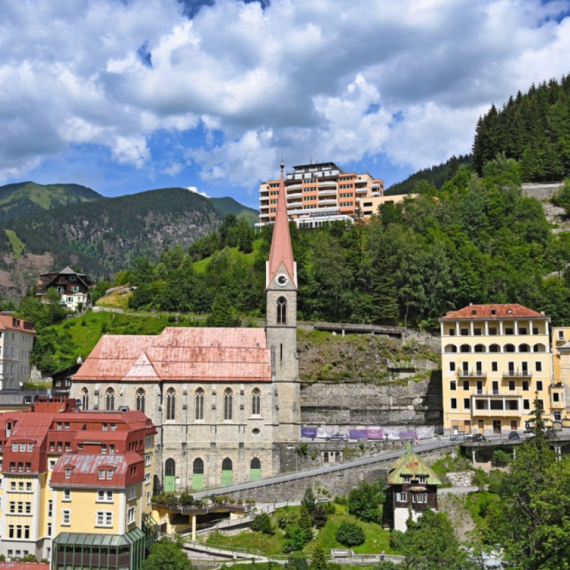 Austrijski gradić leži na čak 19 izvora lekovite termalne vode: "Banja za diplomate"