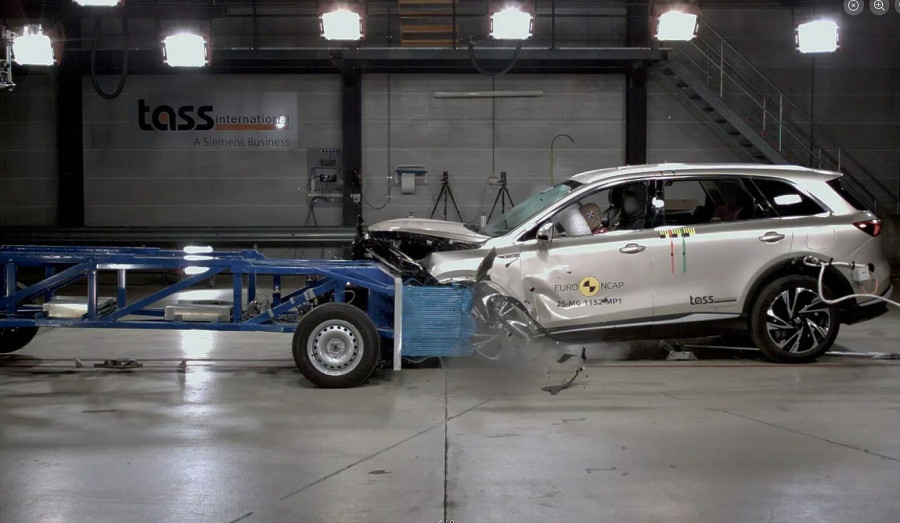 Novi MG model slučajno otkriven FOTO