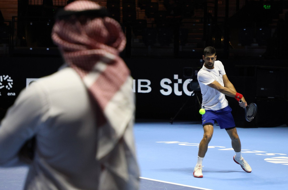 Svi žele da se slikaju sa Đokovićem, pa i Šekil O'Nil VIDEO