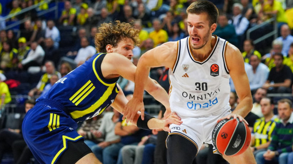 Odlično duplo kolo za Dubai – Petrušev razbio Barselonu