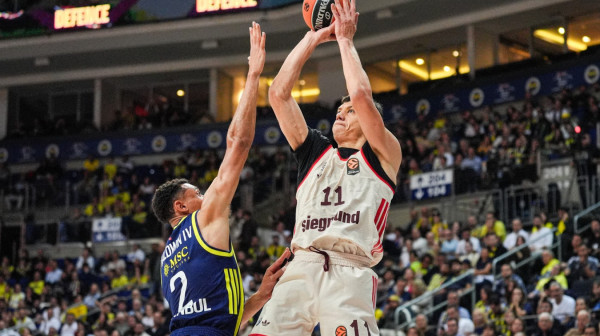 Fener prekinuo seriju poraza – Lučić ponovo dvocifren