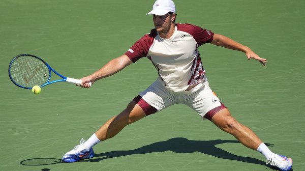 Kecmanović odbio da se rukuje na mreži