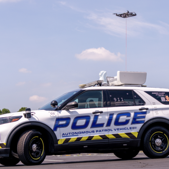 Testira se: Autonomni policijski automobil koji lansira dronove