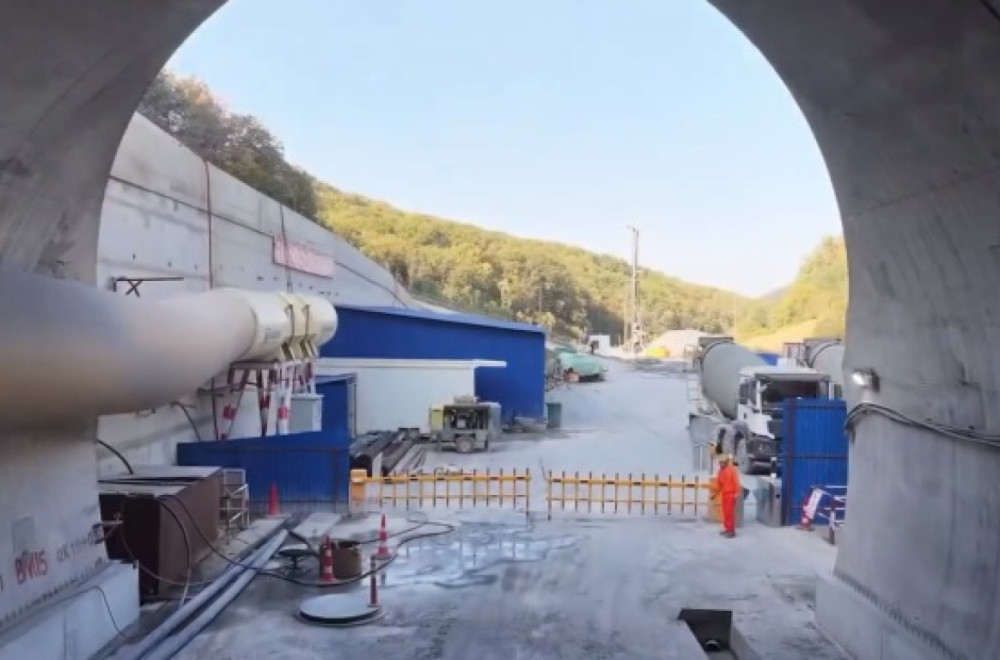 Probijena desna tunelska cev najdužeg tunela u Srbiji u prisustvu Vučića: Pogledajte kako teku radovi VIDEO