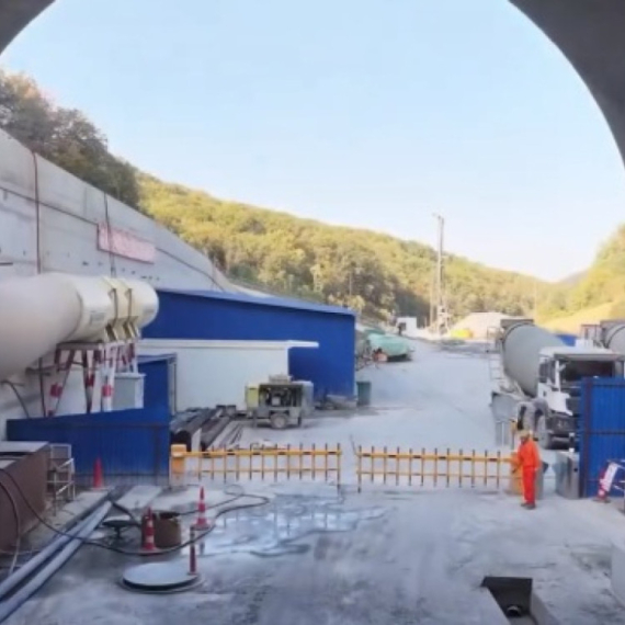 Probijena desna tunelska cev najdužeg tunela u Srbiji u prisustvu Vučića: Pogledajte kako teku radovi VIDEO