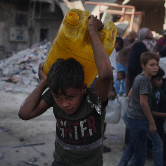Gaza i dalje gladuje; Ljudi satima stoje u redu, a hrane nema dovoljno