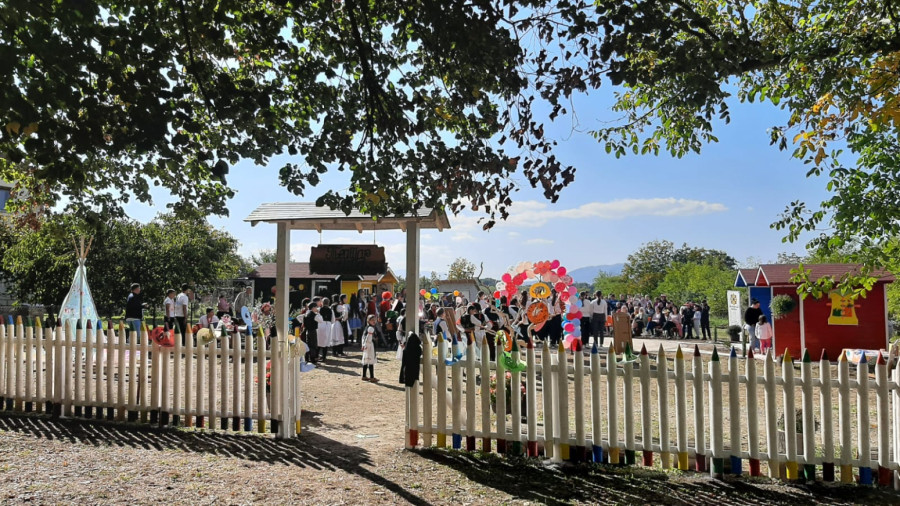 Niklo jedinistveno mesto u Srbiji: Mališani dobili dečje selo kraj Topole  FOTO