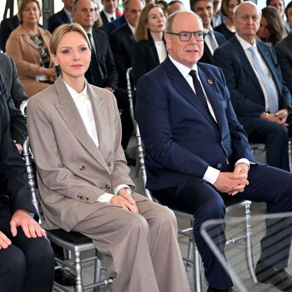 Princeza Šarlin ima najsavršenije odelo, ali njene štikle su ipak ukrale sve poglede FOTO