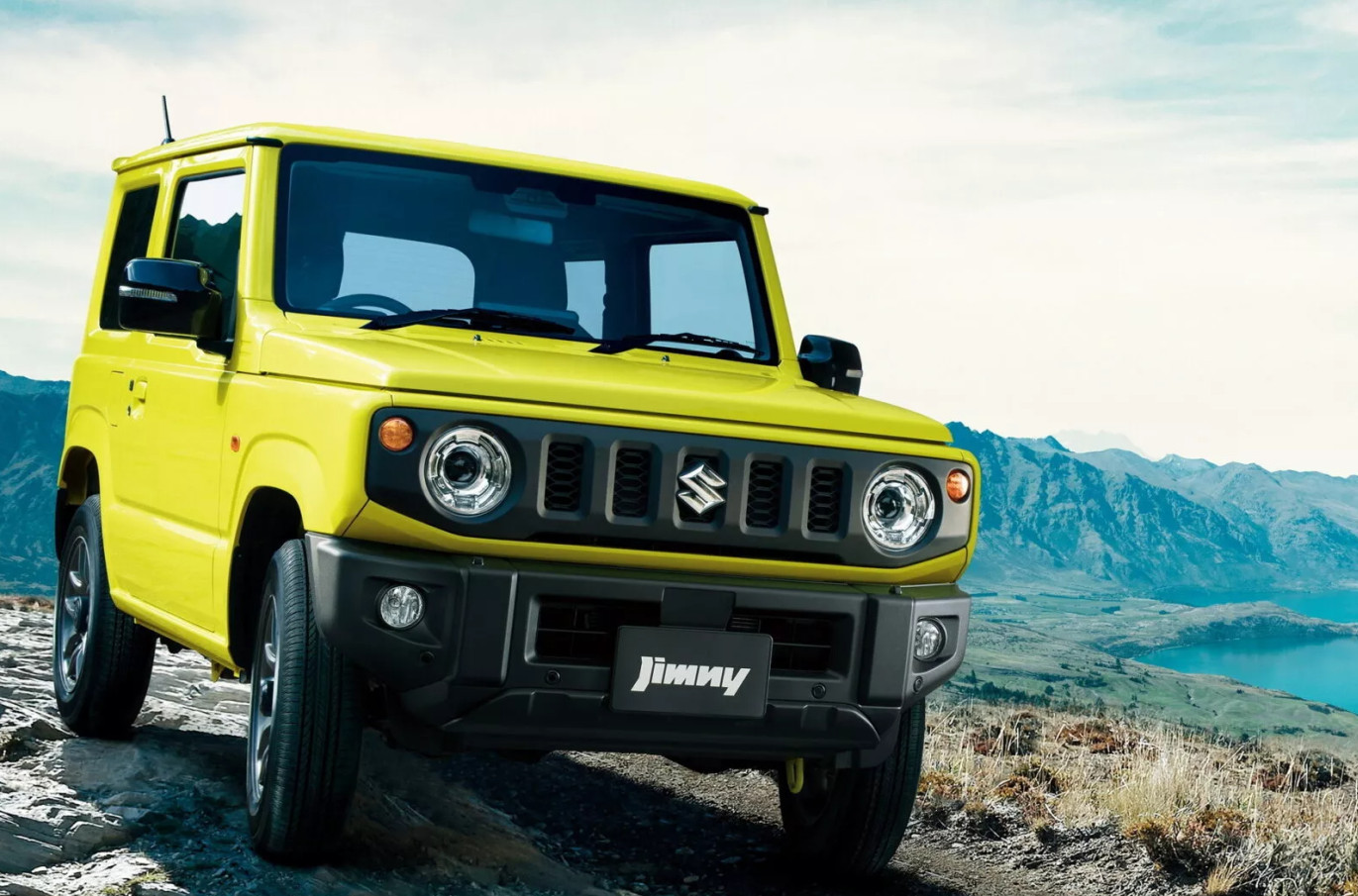 Ne menjaj ono što valja: Suzuki Jimny tek malo unapređen FOTO