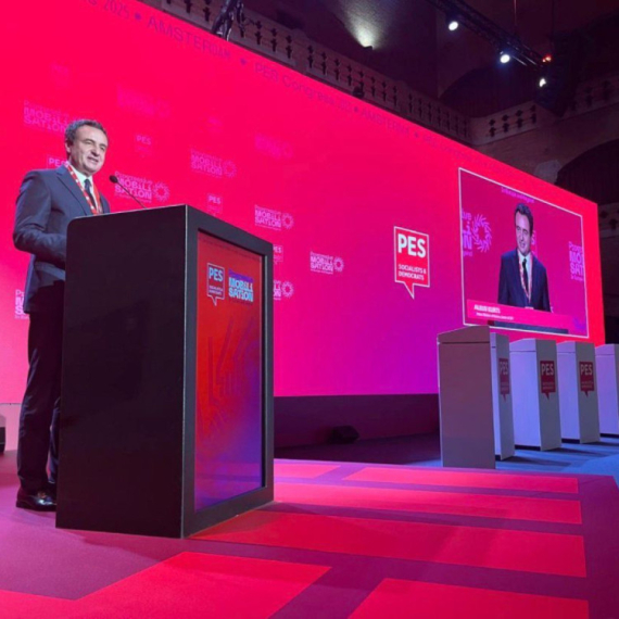 Vučić o sestrinstvu Đilasove i Kurtijeve stranke: Čestitam Ficu, napustio je loše društvo