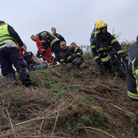 Eighty people transported to hospital; Interior Ministry comments on horrific accident near Sremska Mitrovica