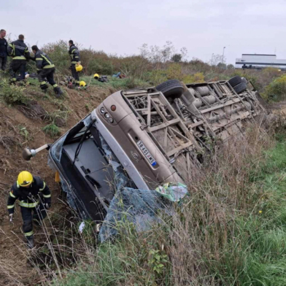 Najnovije vesti iz bolnice; Lekari se bore za živote povređenih u autobuskoj nesreći