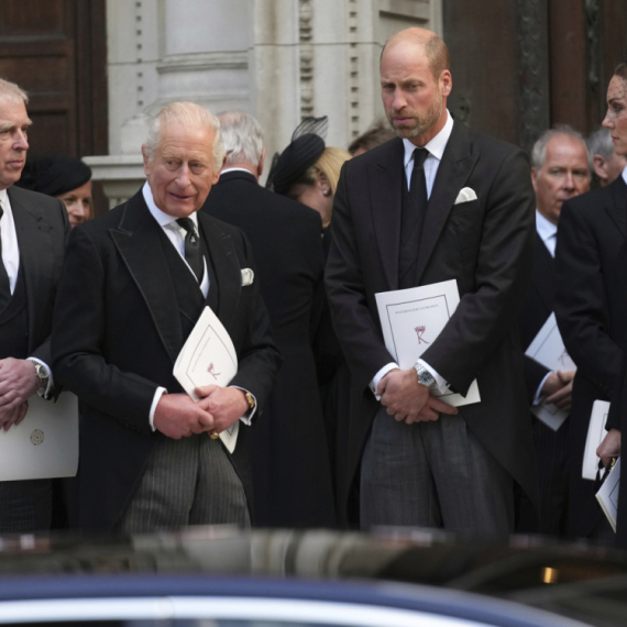 Kad palata nije uspela: Princ uzeo stvari u svoje ruke