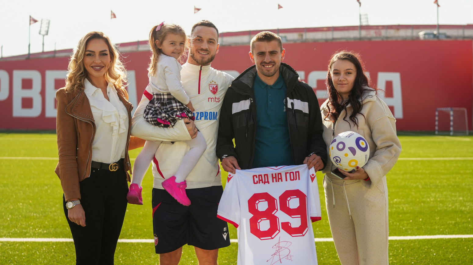 Sad na gol, Aleksija! Arnautović ugostio porodicu iz Goraždevca posle donacije Zvezde i Fondacije Mozzart