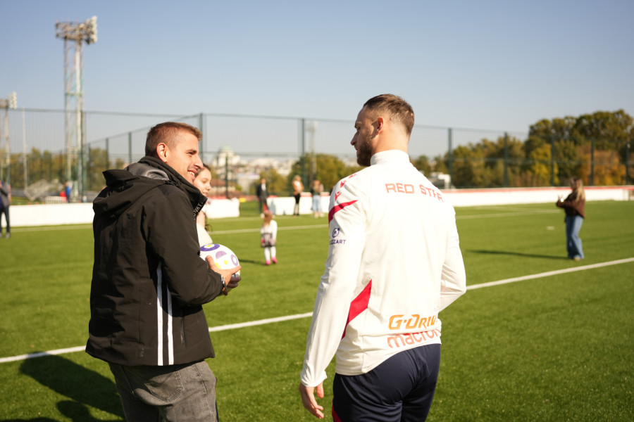 Sad na gol, Aleksija! Arnautović ugostio porodicu iz Goraždevca posle donacije Zvezde i Fondacije Mozzart