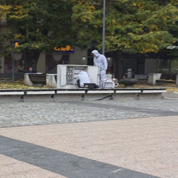 Blokaderi kradu struju i ugrožavaju bezbednost ljudi u Kraljevu FOTO