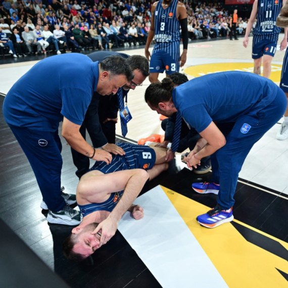 Kokoškov ostao bez još jednog centra – teška povreda Papajanisa VIDEO