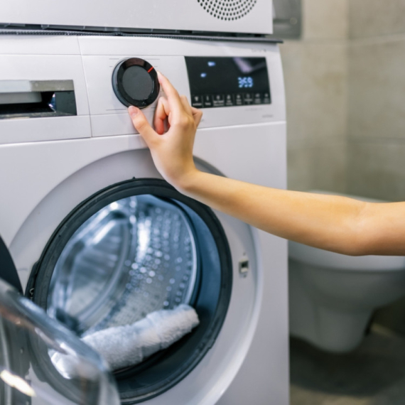 Zaboravite čak i na sodu bikarbonu: Samo ovako ćete očistiti veš mašinu od kamenca