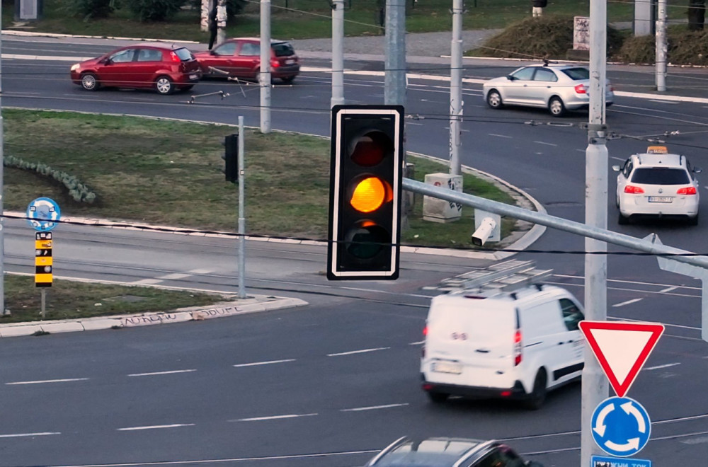 Da li su semafori na kružnim tokovima u Beogradu dobro saobraćajno rešenje? FOTO