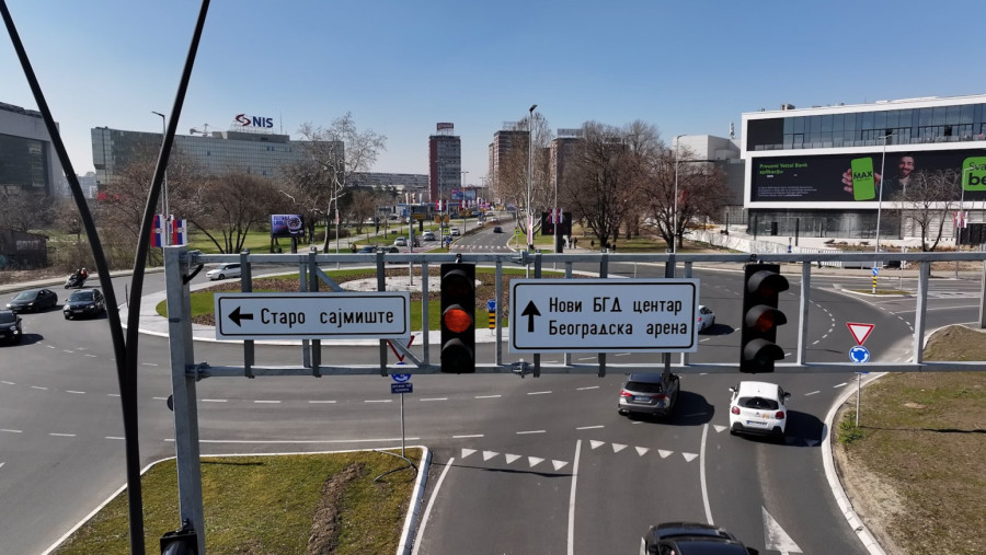 Da li su semafori na kružnim tokovima u Beogradu dobro saobraćajno rešenje? FOTO