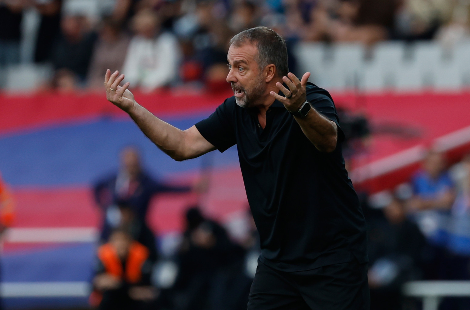 Ludnica u Španiji: Flik divljao i dobio crveni, Barsa spasla živu glavu u 93' VIDEO