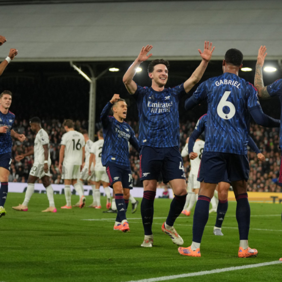 Arsenalu prijao komšiluk – svi gledaju u leđa "tobdžijama" VIDEO