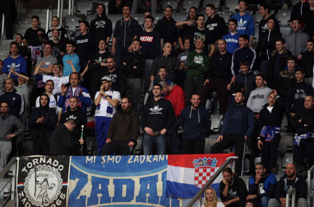 Težak incident u Hrvatskoj – navijač udario golmana VIDEO