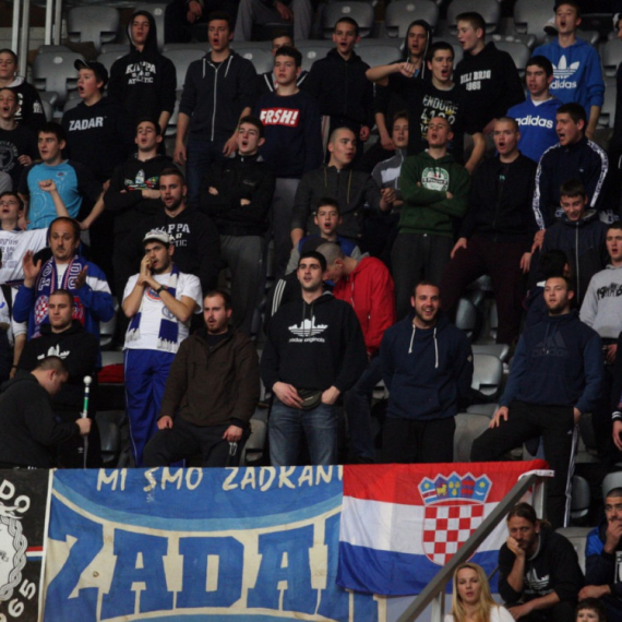 Težak incident u Hrvatskoj – navijač udario golmana VIDEO