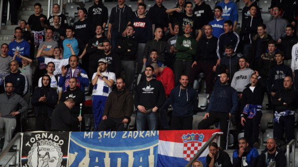 Težak incident u Hrvatskoj – navijač udario golmana VIDEO