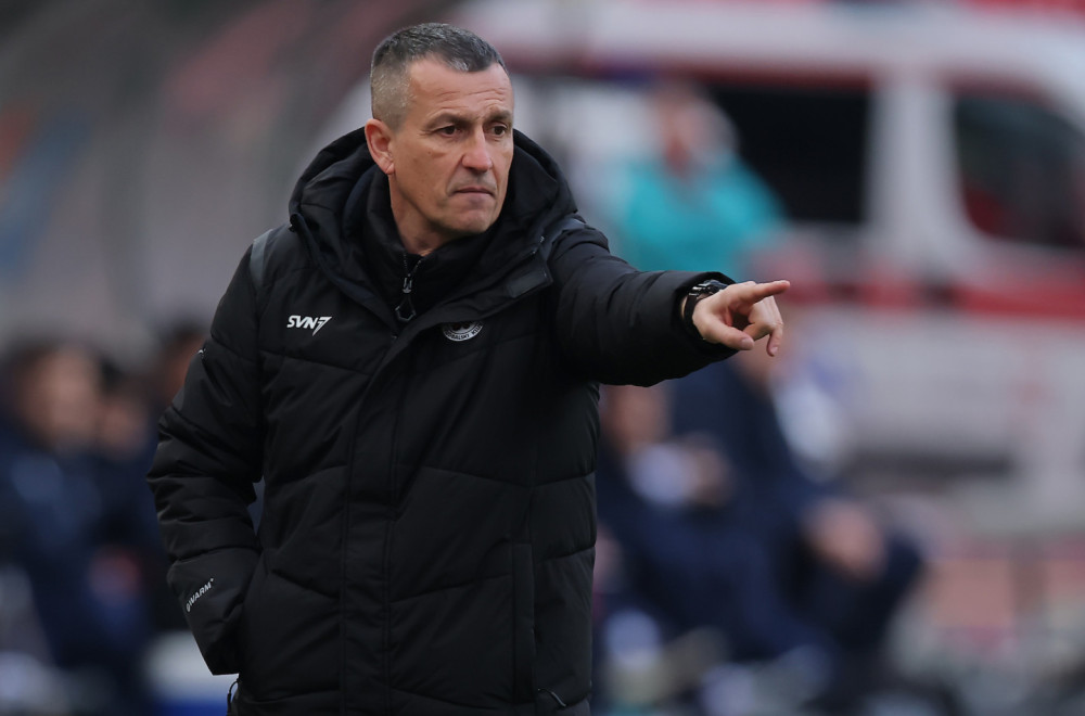 Zvezda protiv traktorista brusi formu za arsenaliste