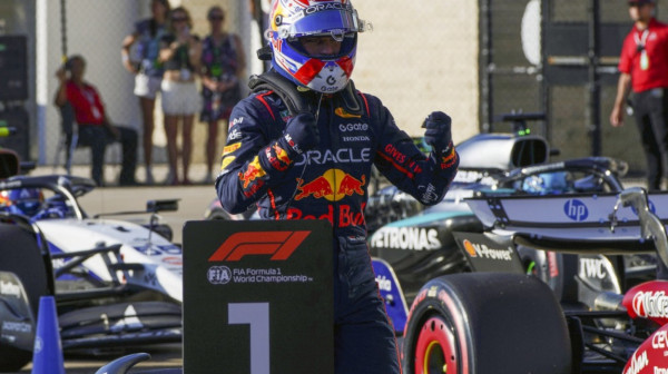 Ferstapen ponovo brži od Meklarena – katastrofa Pjastrija u kvalifikacijama