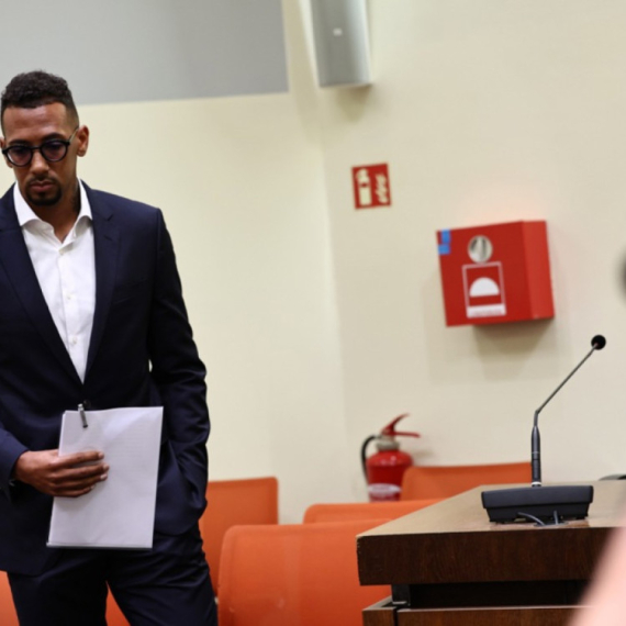 Navijači Bajerna oterali legendu: "Odj*bi, nasilniče!"